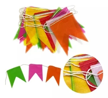 BANDEIRINHA PAPEL DE SEDA 17X25CM CORDAO 10M