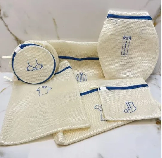 ULI017 SACO PROTETOR P/ROUPA C/6PCS DE POLIESTER