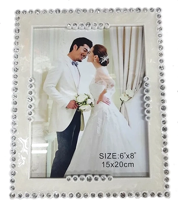 NS257558 PORTA RETRATO PLASTICO 10X15CM BORDA BCO C/STRASS W